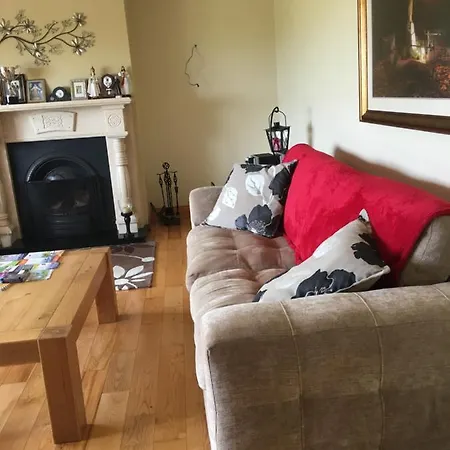 Camino House Bed and Breakfast Τράλι